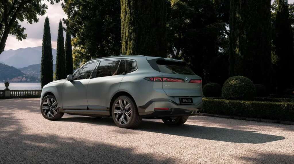 New BMW X5Li and iX5Li: 7 Series Luxury in an SUV for China