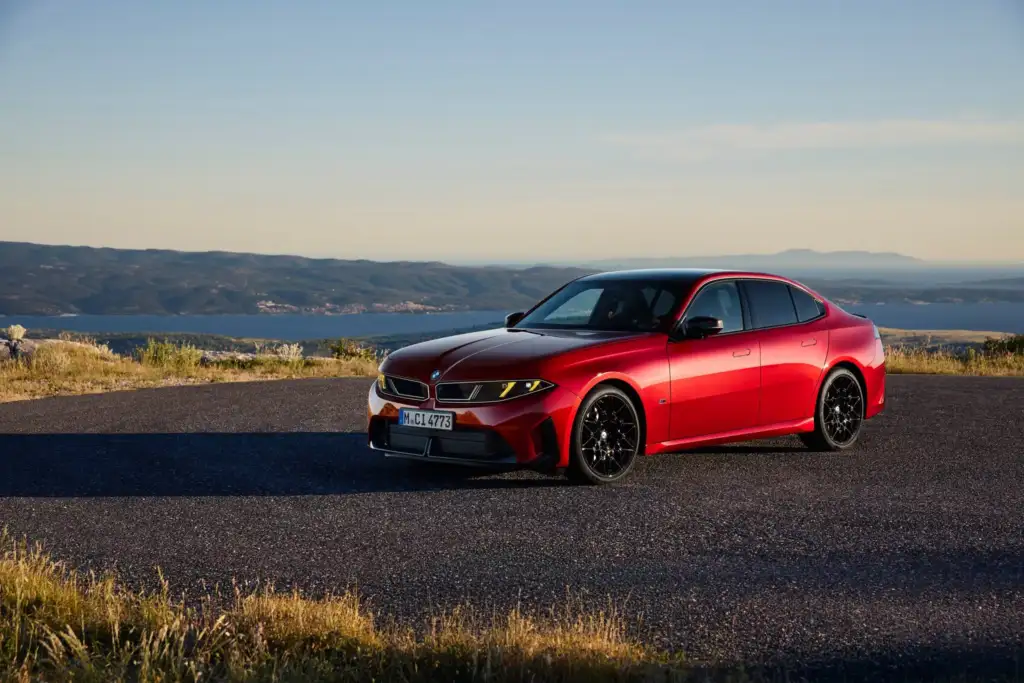 The New BMW 3 Series Is Here, and the M350 xDrive Still Has Six Cylinders