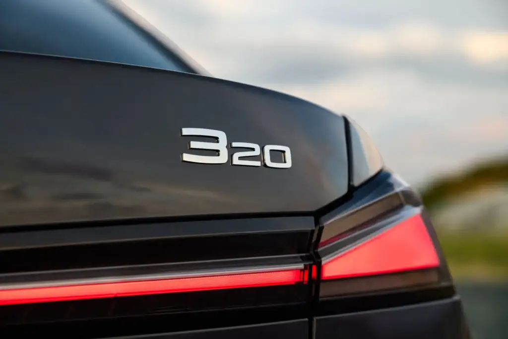 The New BMW 3 Series Is Here, and the M350 xDrive Still Has Six Cylinders