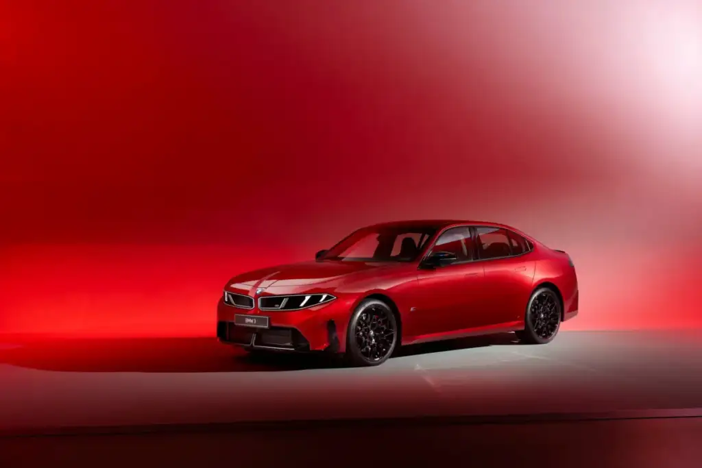 The New BMW 3 Series Is Here, and the M350 xDrive Still Has Six Cylinders