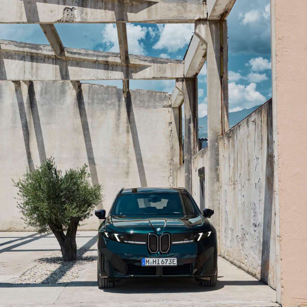 BMW iX3 M60 Has Arrived: 612 HP, 875 Nm and a 3.9-Second Sprint