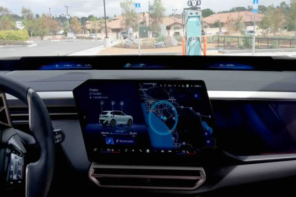 BMW iX5 60 xDrive Charges at 460 kW, Adding 217 Miles in 10 Minutes