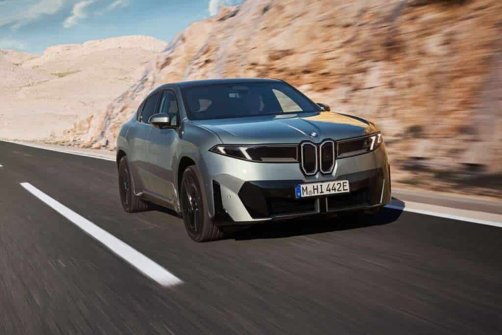 New BMW iX4 Revealed: Up to 828 km Range and 612 HP