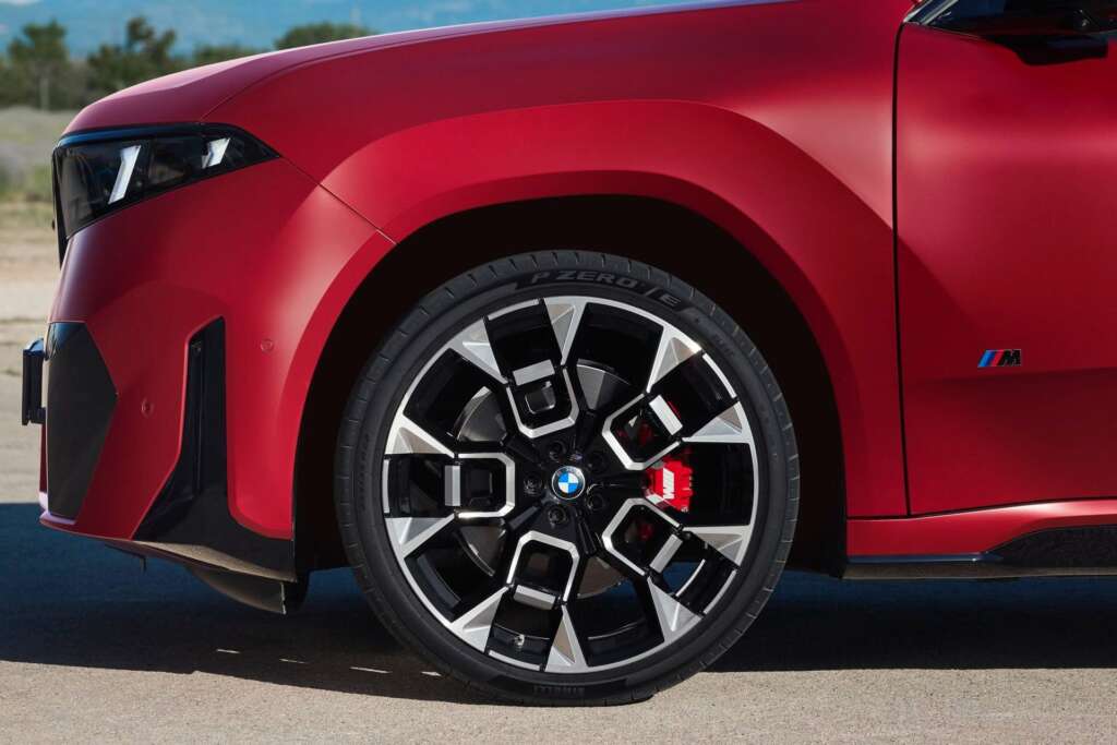 New BMW iX4 Revealed: Up to 828 km Range and 612 HP