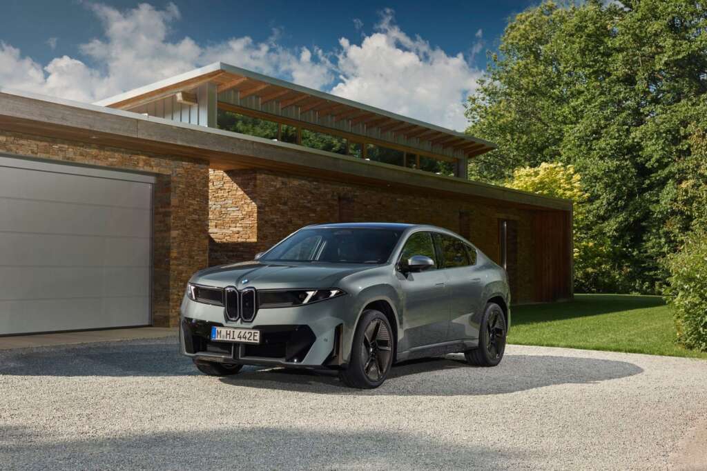 New BMW iX4 Revealed: Up to 828 km Range and 612 HP