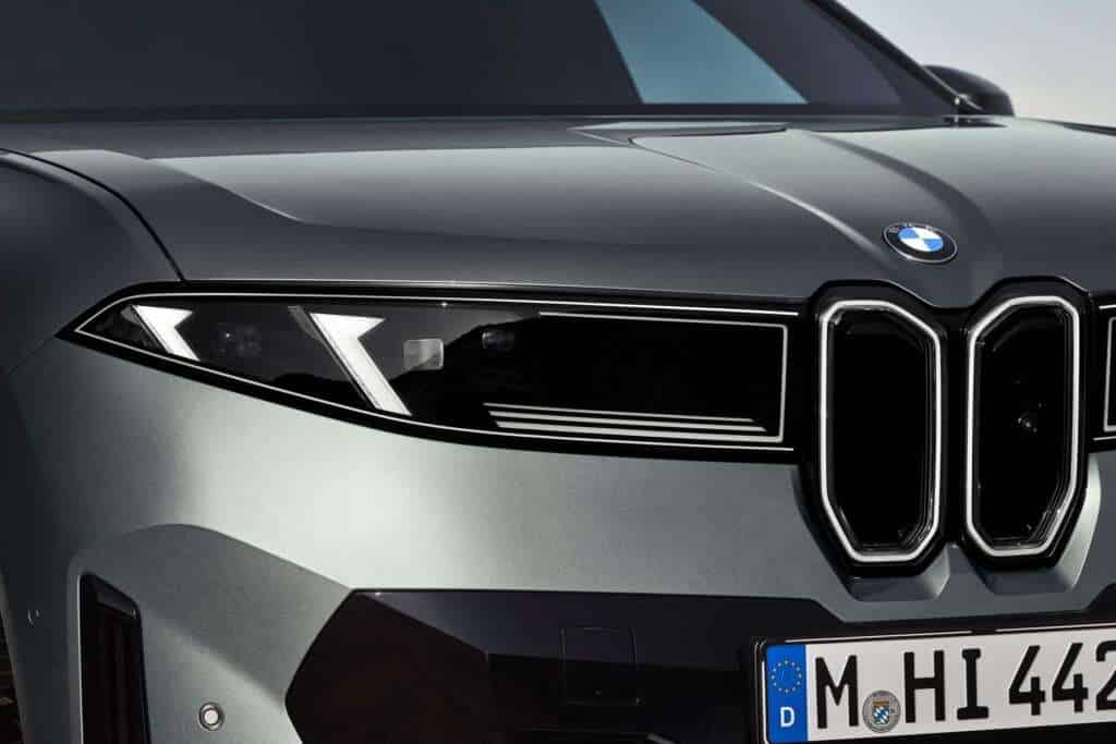 New BMW iX4 Revealed: Up to 828 km Range and 612 HP