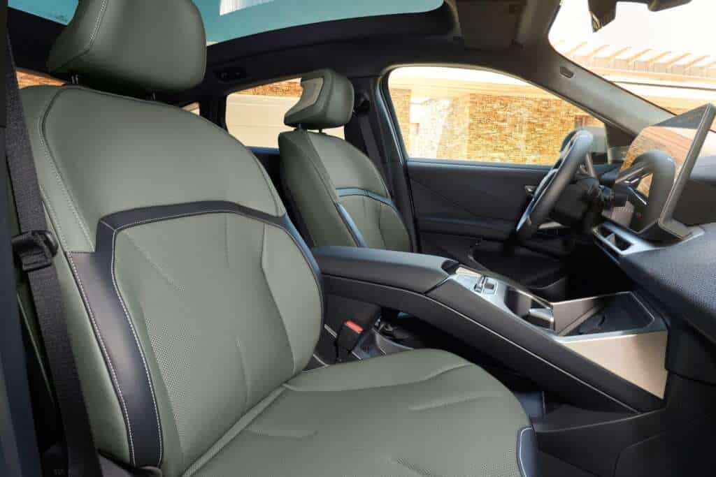 New BMW iX4 Revealed: Up to 828 km Range and 612 HP